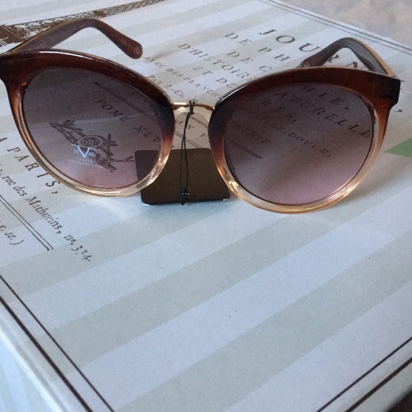 19V69 ITALIA CARA Sunglasses - Picture 1 of 5